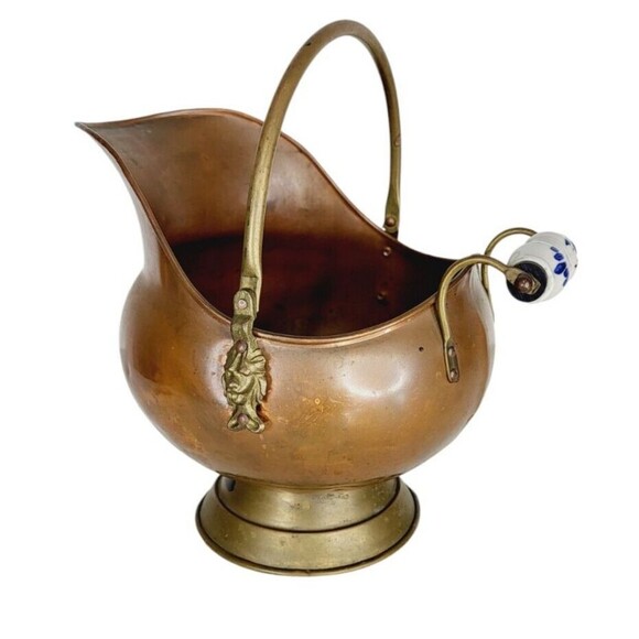 Antique Copper Brass Lion Head Hot Ash Scuttle Bucket Delft Porcelain Handle - Picture 2 of 13